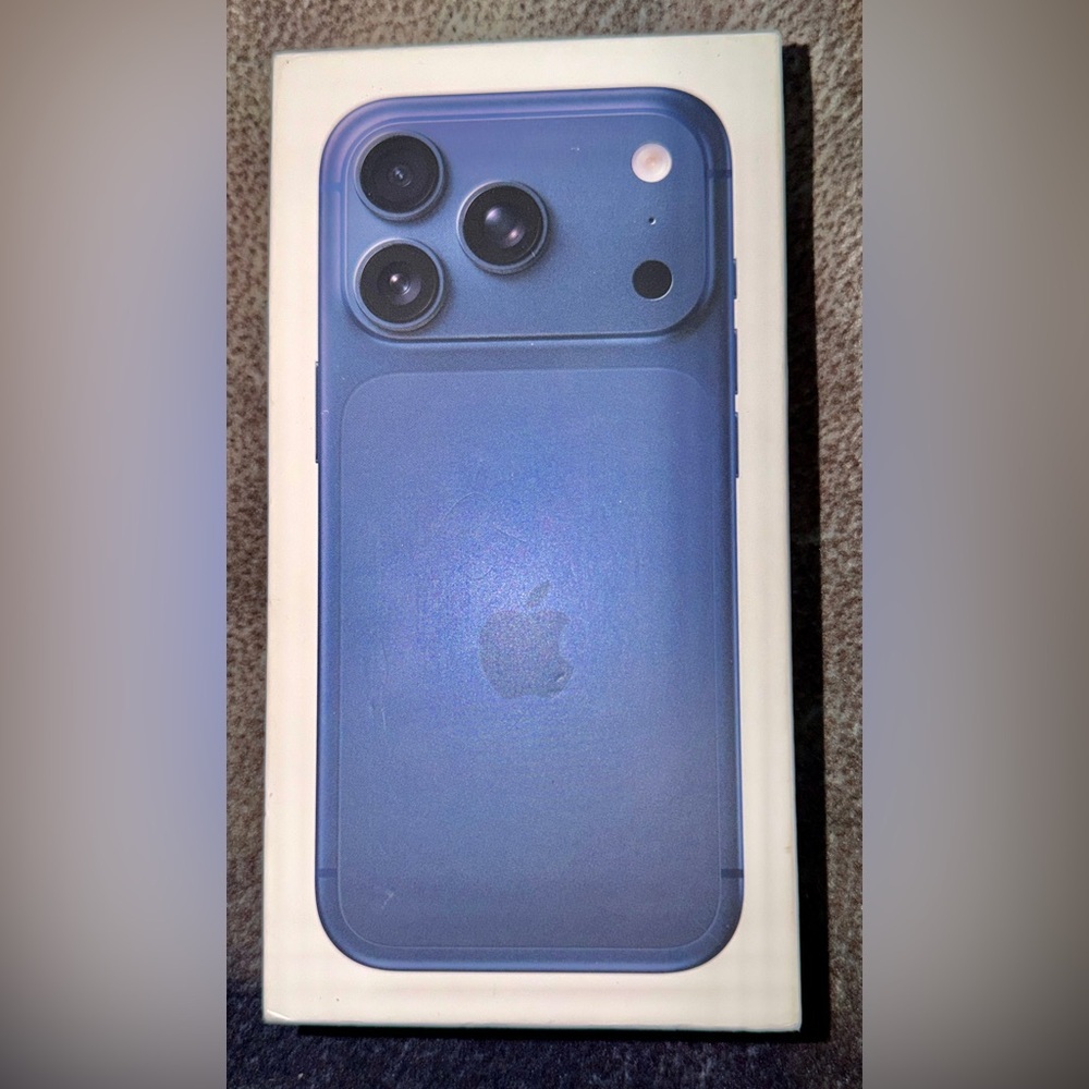 SOLD IN MERCARI!! NOW ONLY!! Brand NEW Apple iPhone 17 Pro in Deep Blue